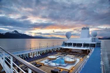 Oceania Cruises The Pool 5.jpg
